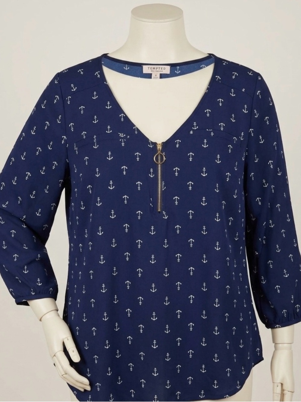 TEMPTED Los Angeles Woman’s Navy blue nautical-themed blouse  Size 3XL NWT